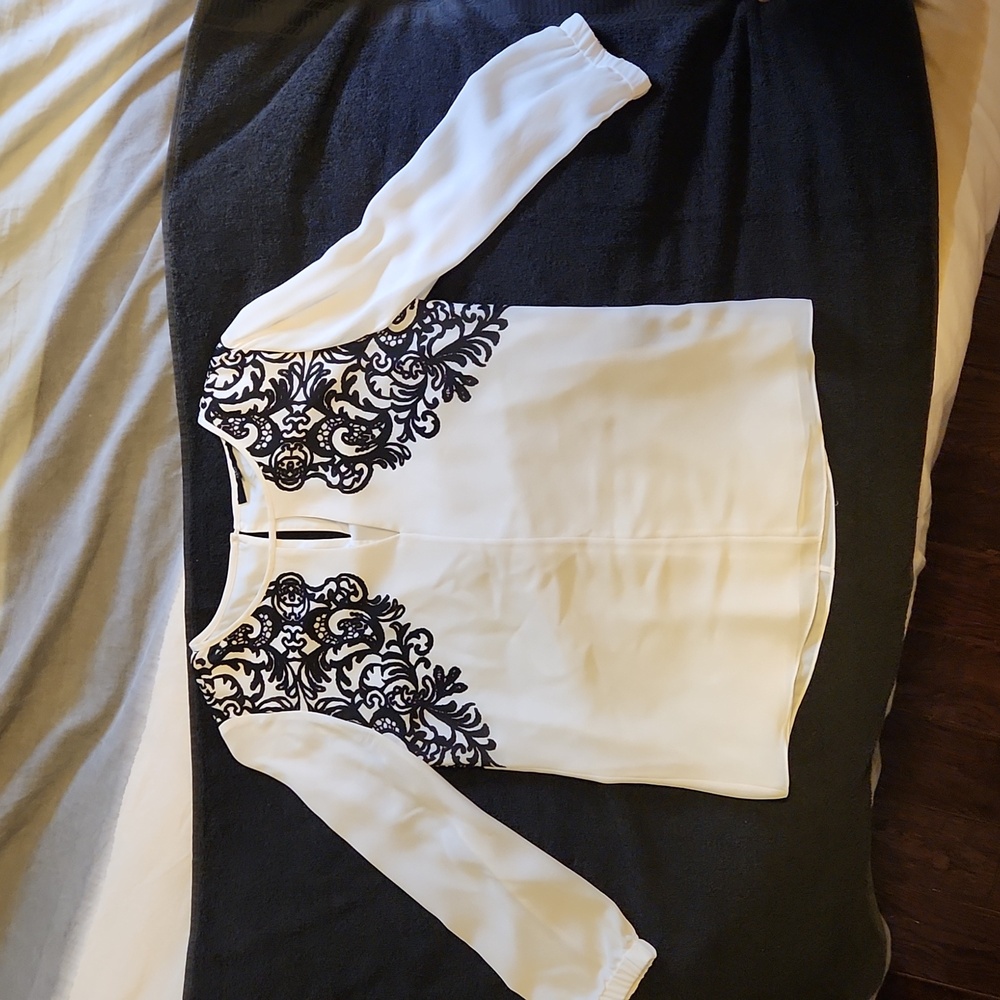 Tibi white lined blouse with black accents & keyhole cutouts